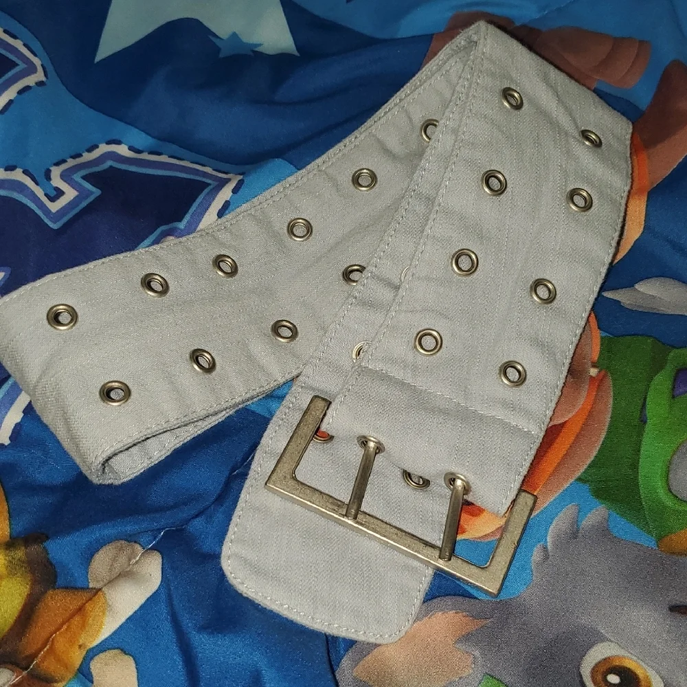 ❤️‍🔥10/$10❤️‍🔥 Vintage Girls Arizona Jean Light Blue Thick Jean Belt Size 10